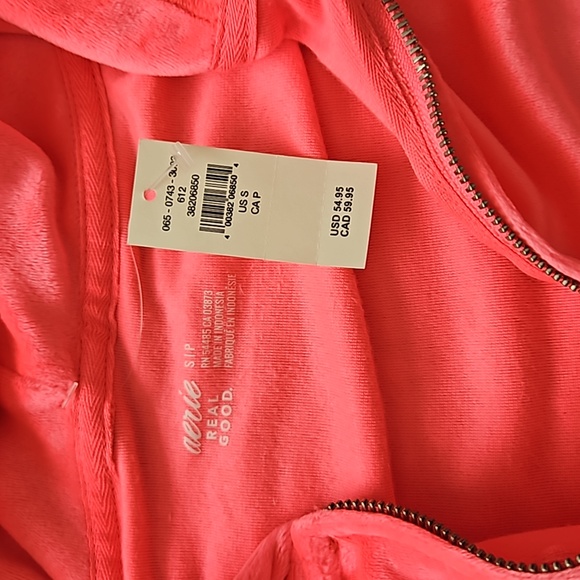 Nwt Aerie crop velour zip up - Picture 2 of 3
